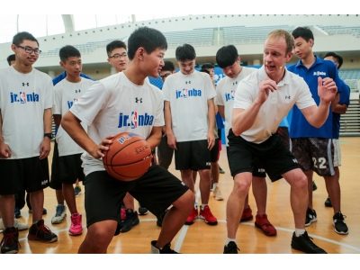 快乐体育在中学篮球运动教学中的应用研究
